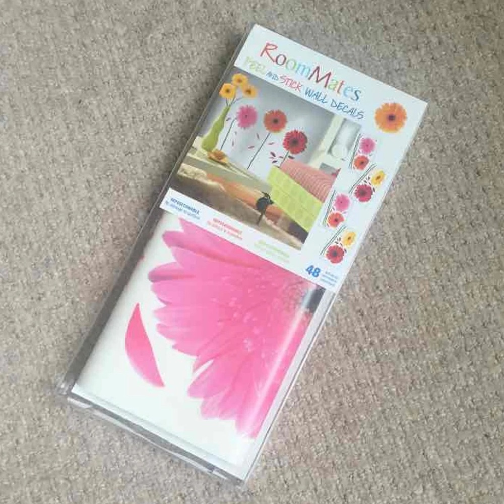 NIB RoomMates Flower Wall Decals